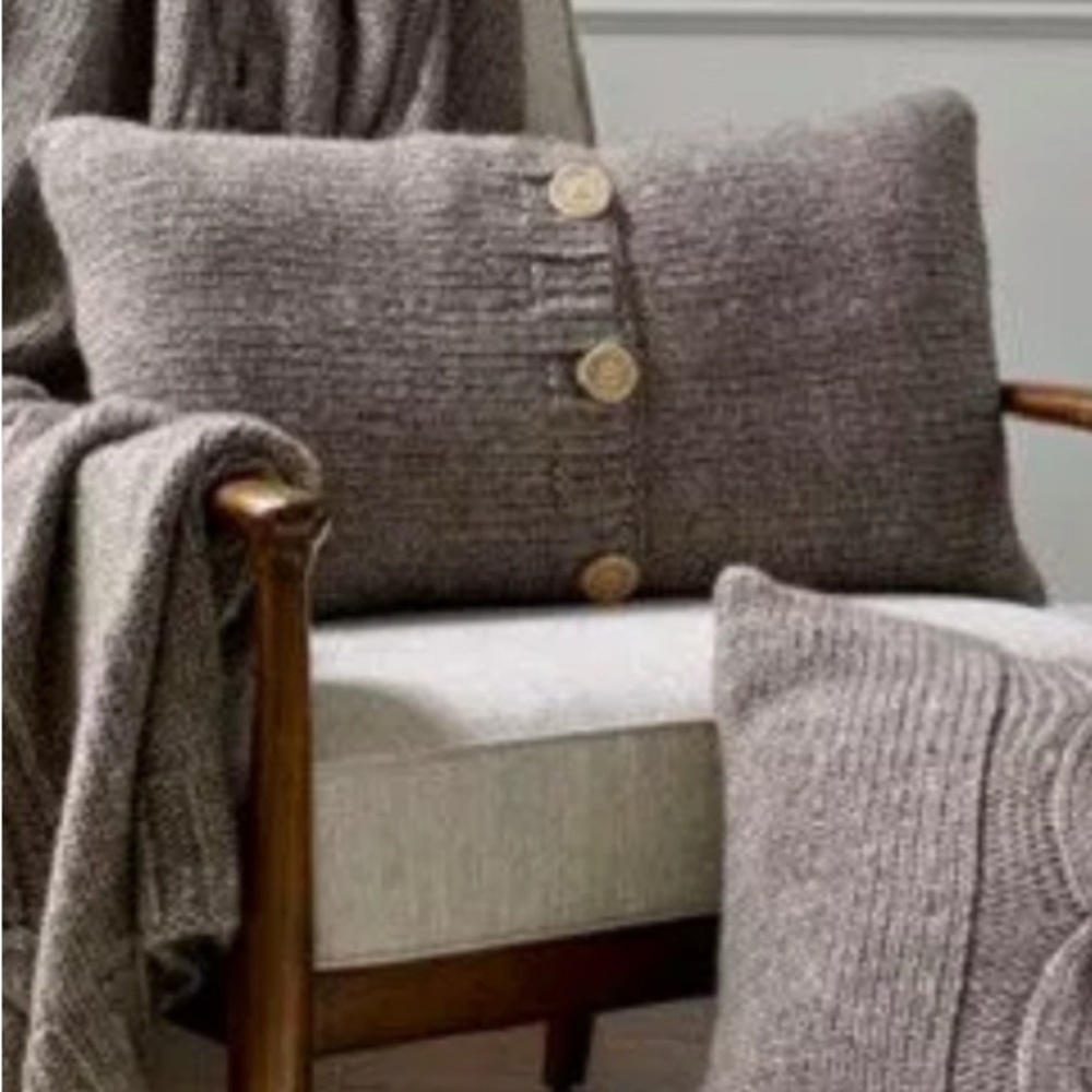 Ugg Knit Pillowcase - Excellent Condition